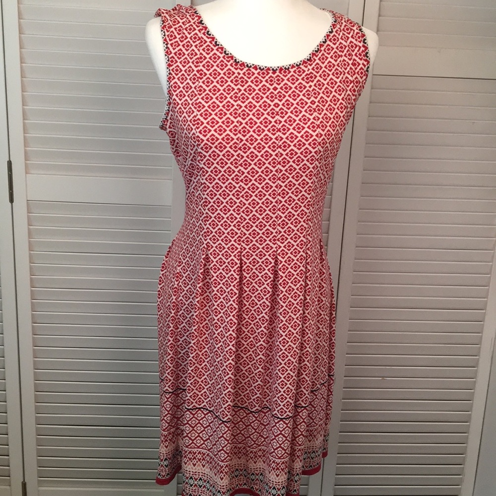 STUDIO M Red Print Career Dress. Feminine Cut. SZ M.
